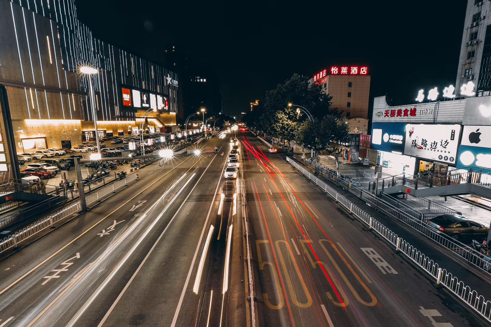   天桥夜景