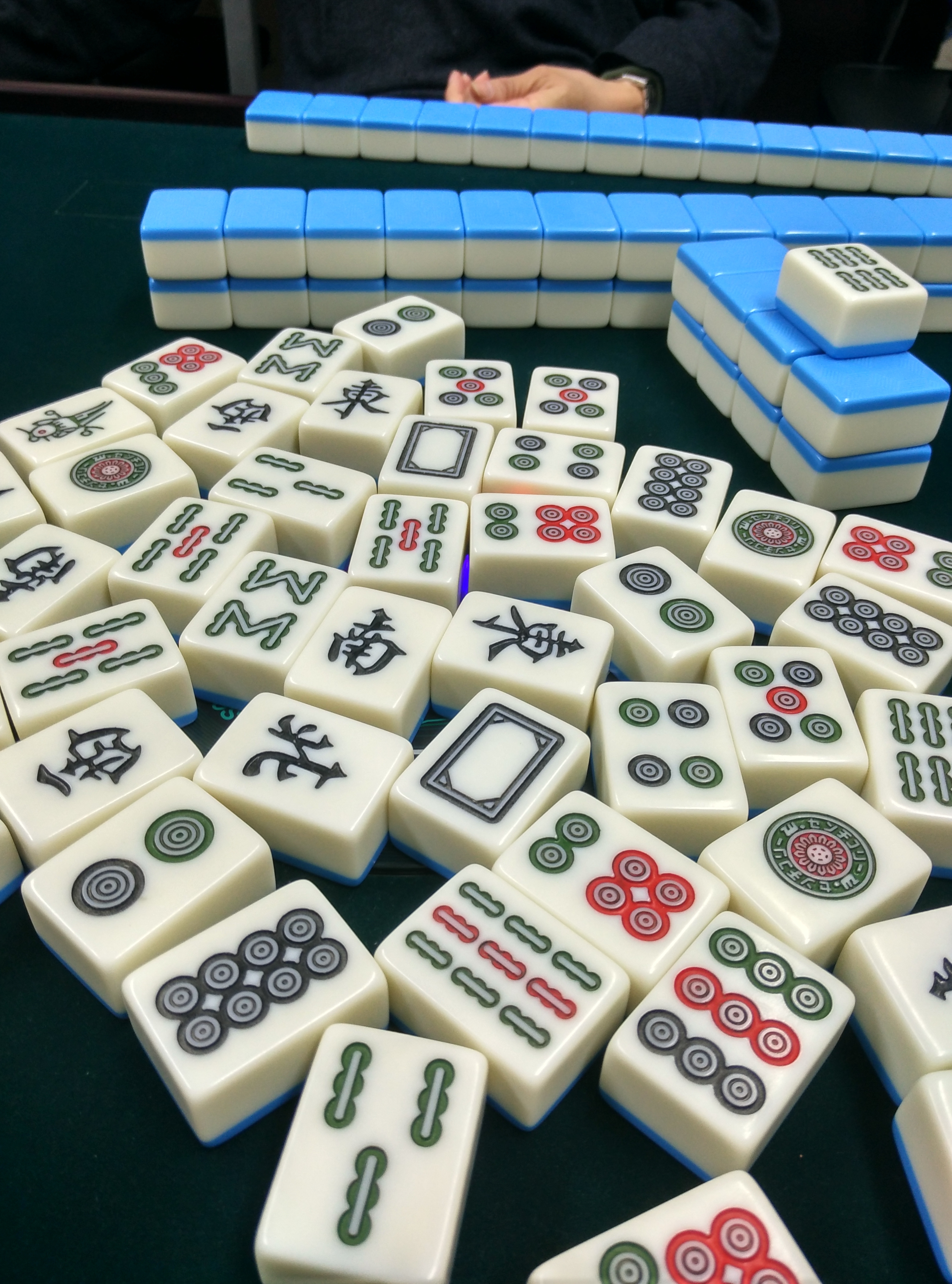 麻将馆打不了,回自行车库开干